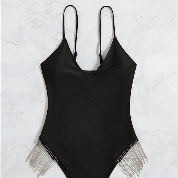 NEW INVENTORY 🔥Solid Fringe Hem One Piece Swimsuit🔥 - Picture 4 of 7